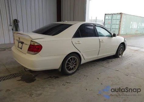 2005 Toyota Camry Le from USA, damaged, VIN 4T1BE30K75U552197